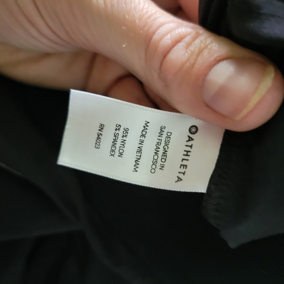 Athleta Black Running Shorts Women's Size 4 Zipper Pockets - Picture 6 of 8